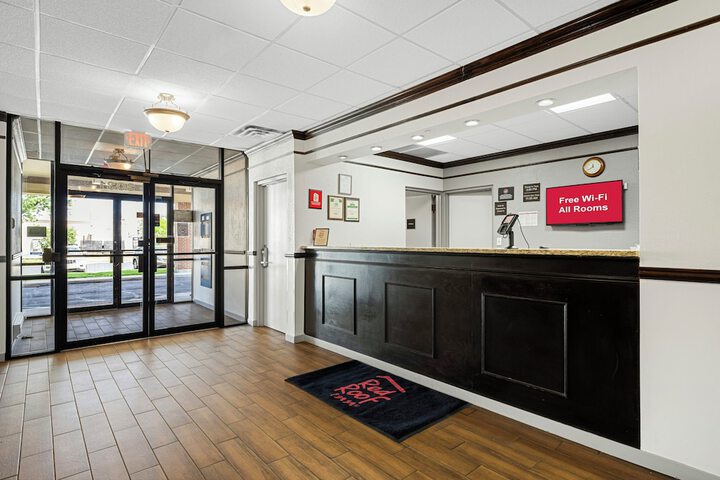 Entrance & Lobby