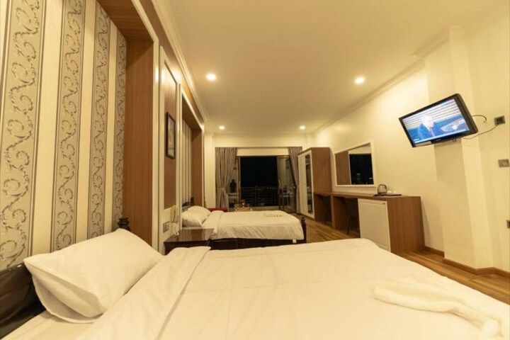 Room 2 of 39