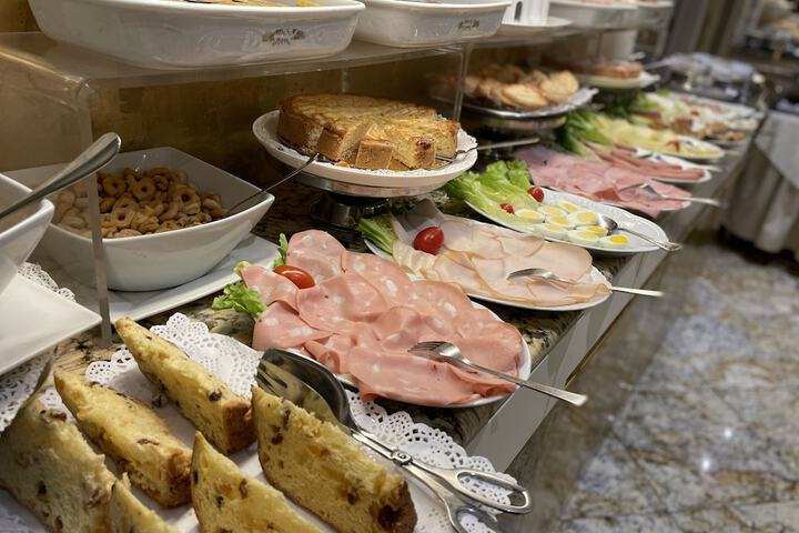 Breakfast buffet