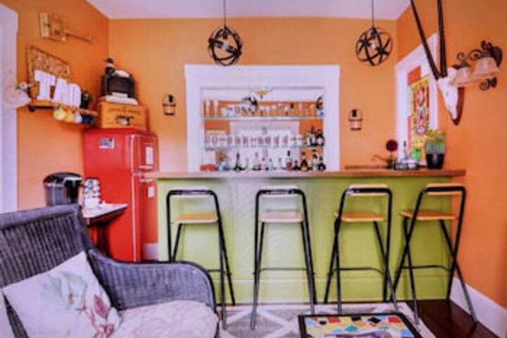 Lounge 223 of 252