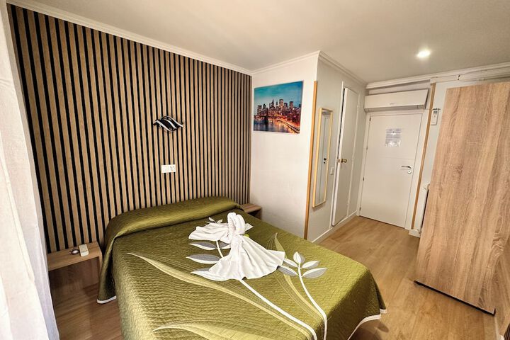 Room 8 of 43