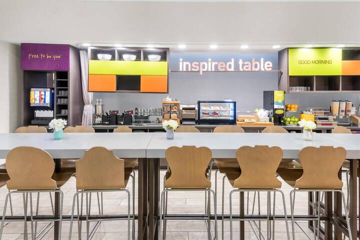 Breakfast/Coffee Service 67 of 90