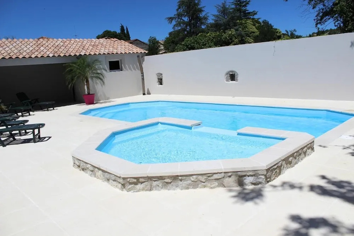 Pool 19 of 32