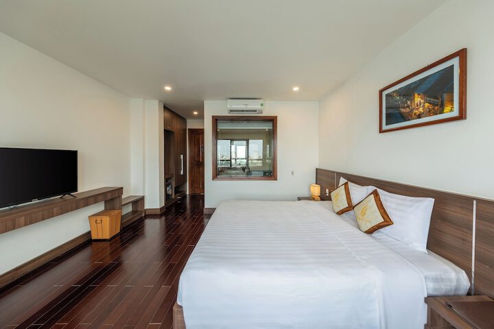 Room 26 of 43