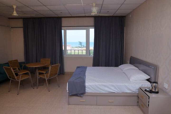 Room 9 of 39