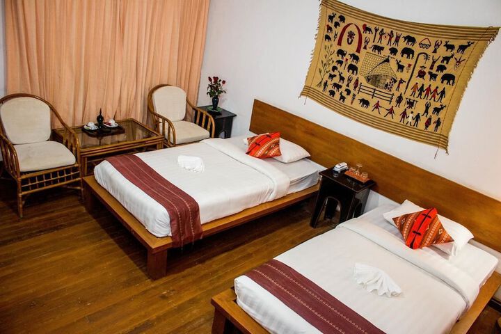 Room 2 of 32