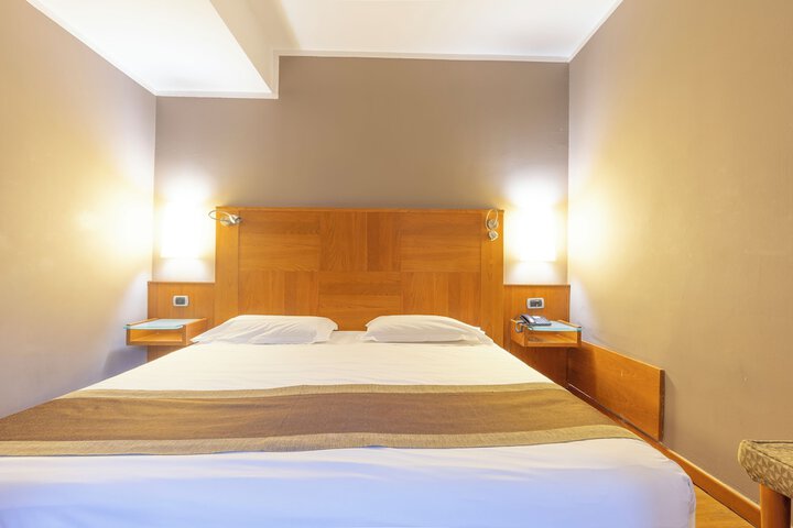 Room 65 of 233