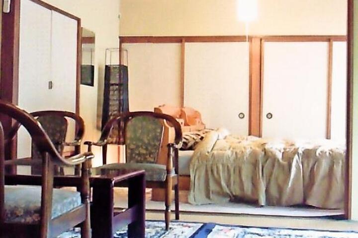 Room 2 of 5