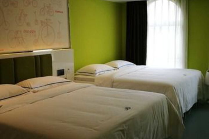 Room 17 of 29