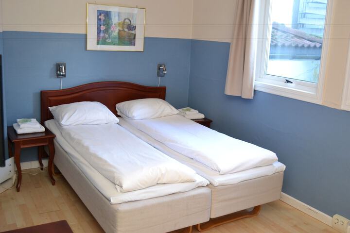Room 8 of 17