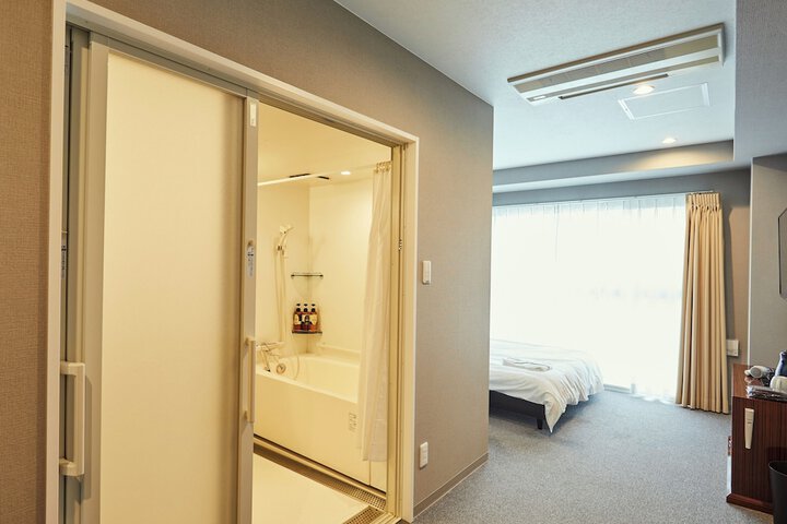 Room 10 of 97