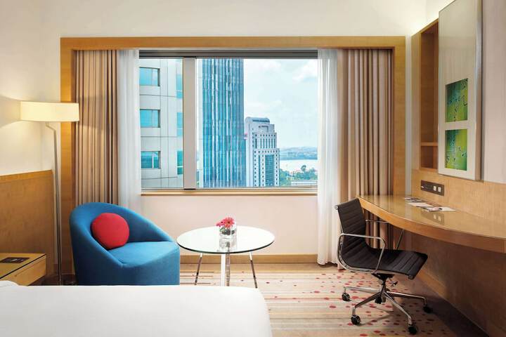 Room 20 of 102