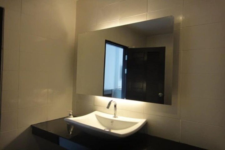 Room 8 of 13