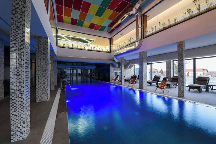Pool 45 of 113