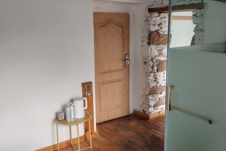 Room 30 of 86