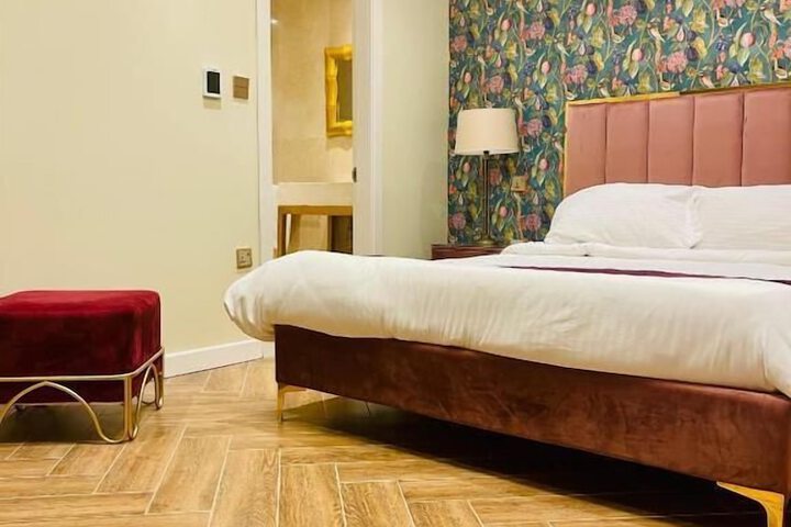 Room 21 of 97