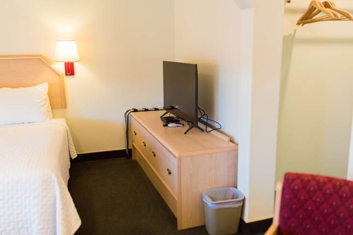 Room 26 of 42