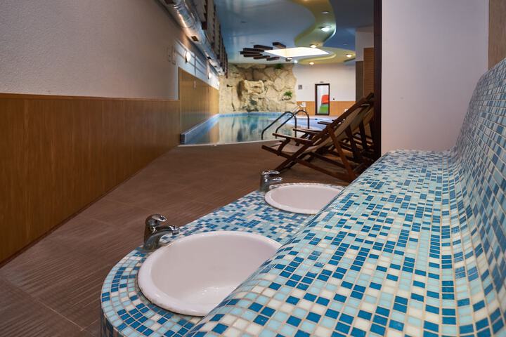 Hotel Pool