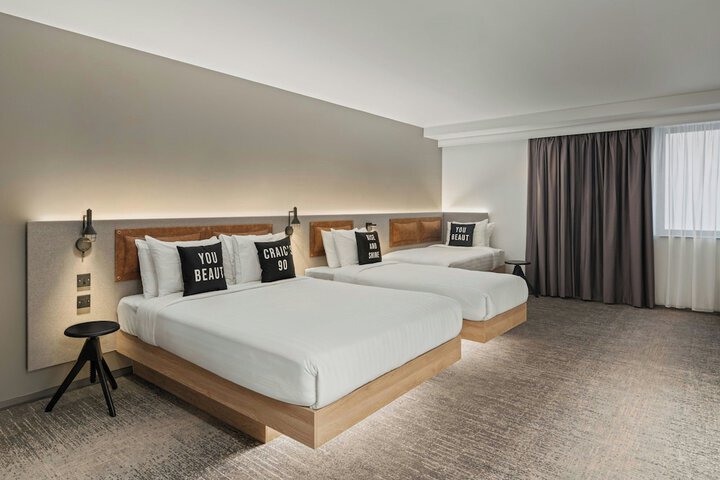 Room 10 of 28