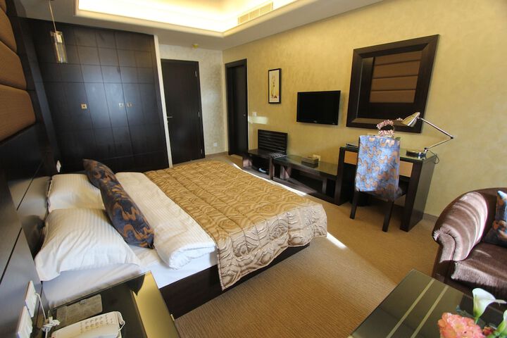 Room 11 of 67