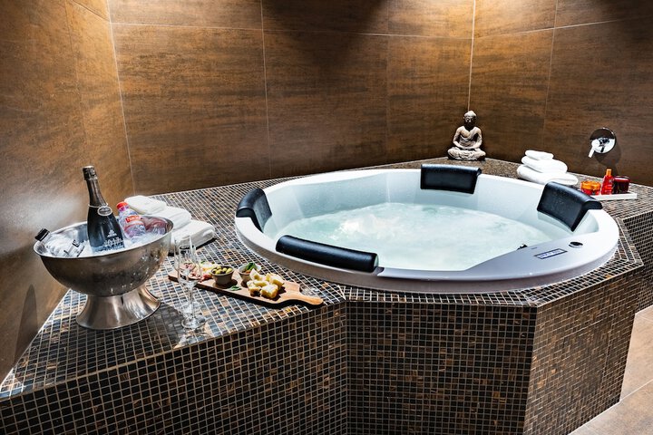 Spa 26 of 40