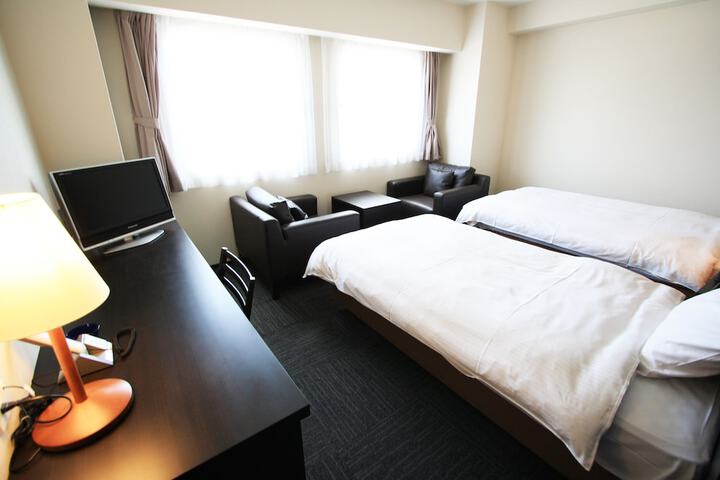 Room 7 of 38