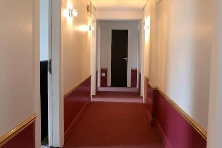 Room 17 of 40