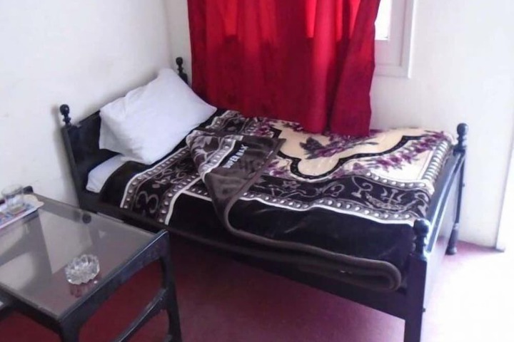 Room 2 of 8