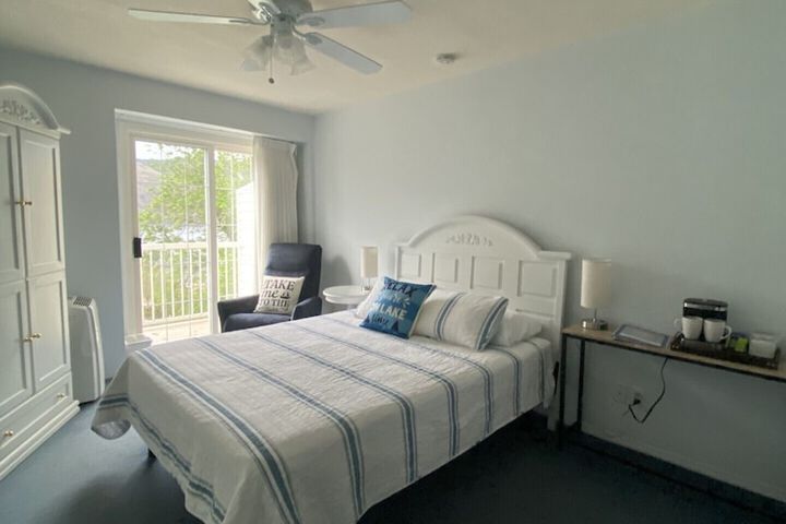 Room 10 of 22