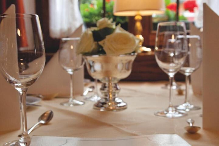 Dining 28 of 58