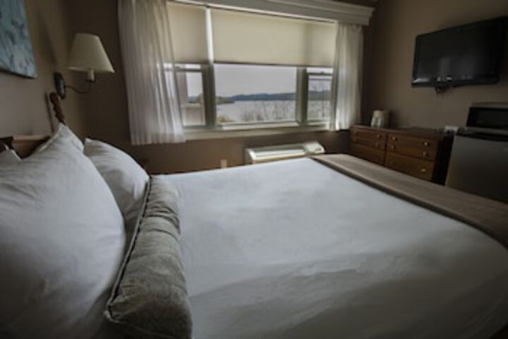 Room 7 of 168