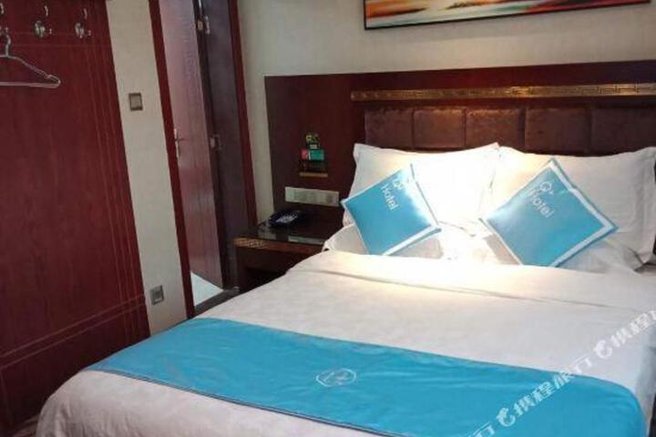 Image of Xining Julong Business Hotel (Xining Railway Station Provincial Hospital)