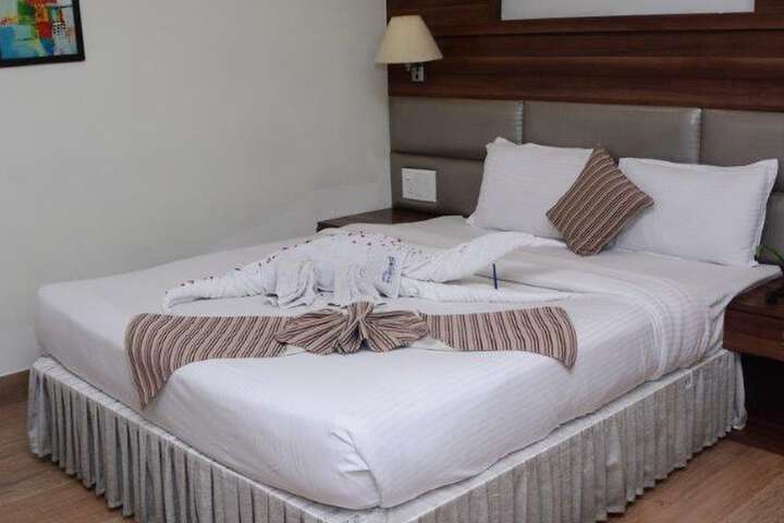 Room 4 of 24