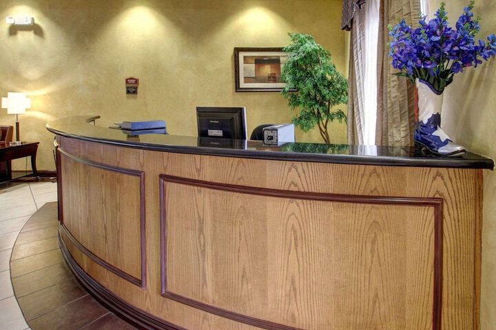 Business Center 27 of 31