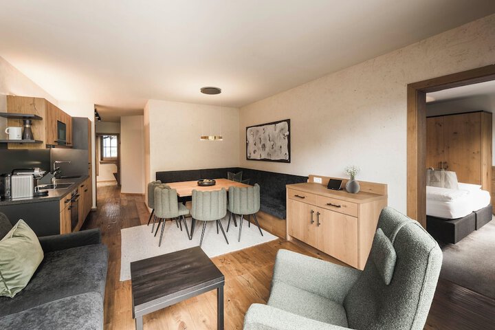 Room 28 of 159
