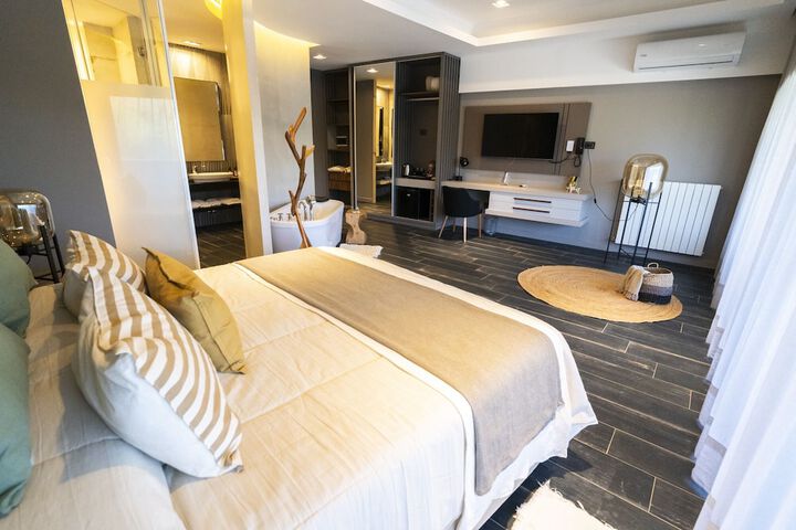 Room 21 of 48