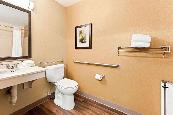 1 Queen Bed Efficiency (9 of 9)