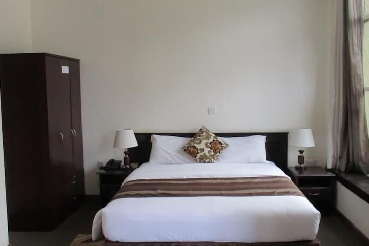 Room 6 of 29