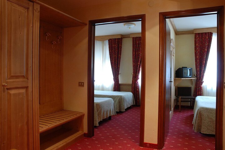 Room 17 of 47