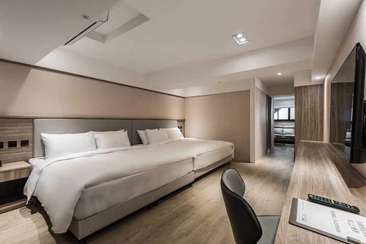Room 19 of 145