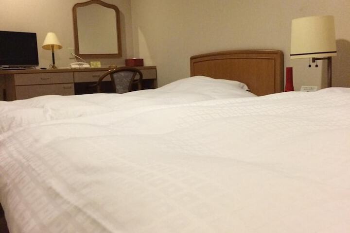 Room 14 of 107