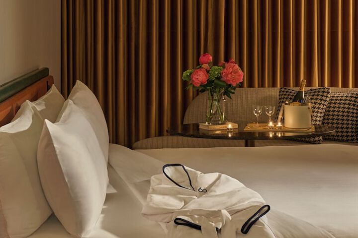 Room amenity
