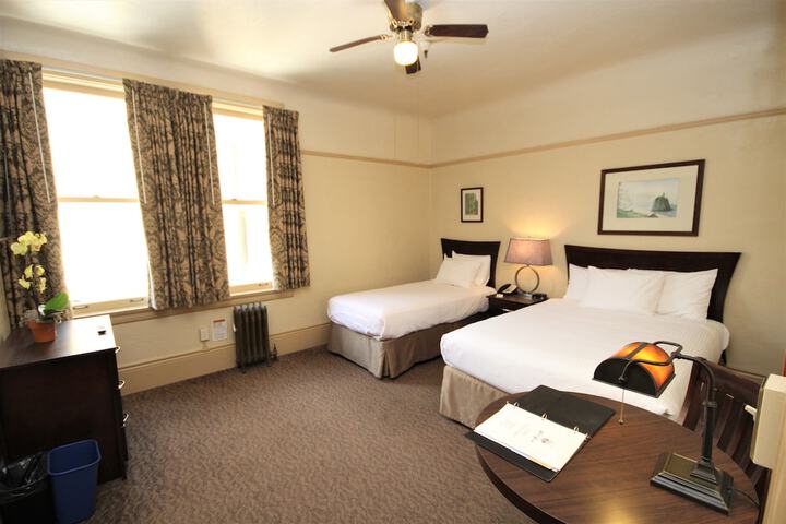 Room 21 of 153