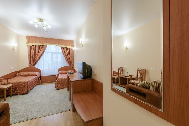 Room 14 of 36