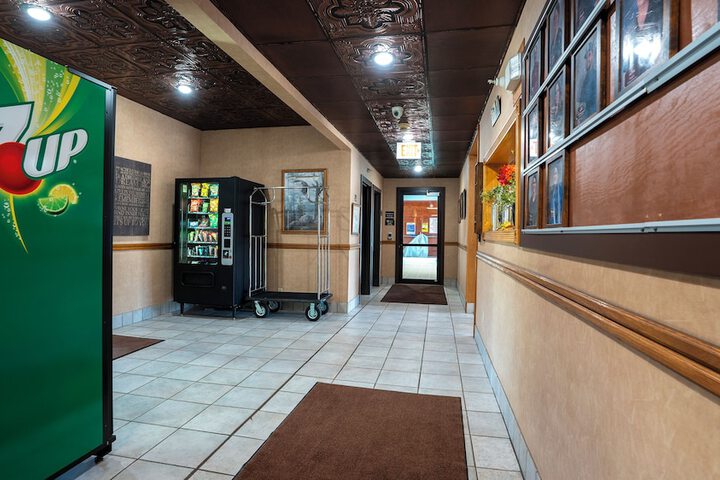 Ballroom/Hall 50 of 56