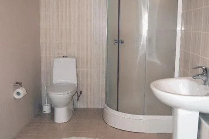 Room 5 of 11