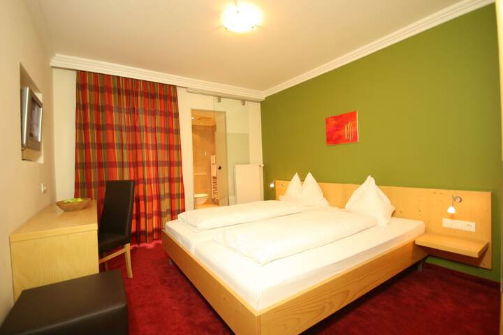 Room 6 of 51