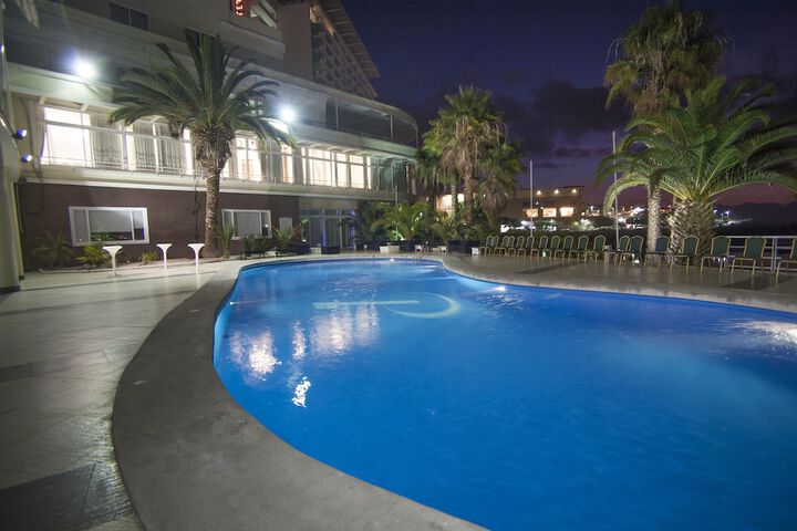 Pool 65 of 124