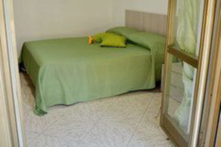 Room 9 of 22