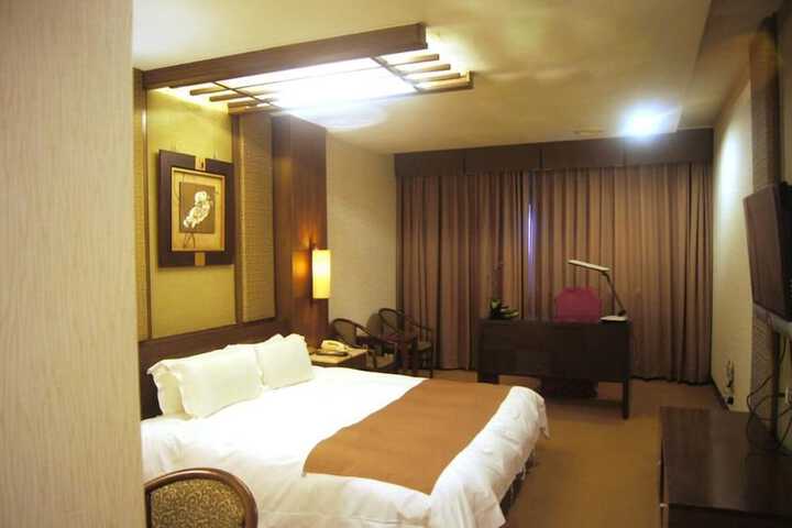 Room 9 of 43